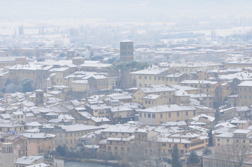 Rieti e provincia sommerse dalla neve, critica la situazione per la viabilità