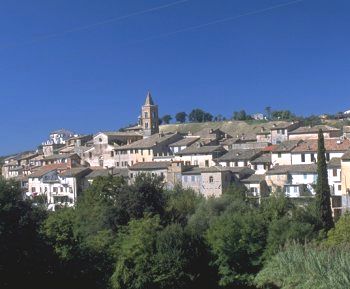 Sparava con la carabina in luoghi pubblici, denunciato