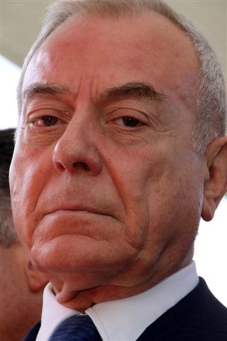 BANCA INTESA: GIANNI LETTA SALVA L’AGENZIA DI VIALE MARAINI