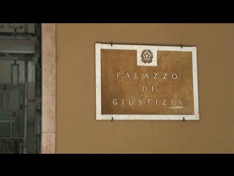 SERVIZIO TG – GRECCIO, SEQUESTRO LICENZE NCC