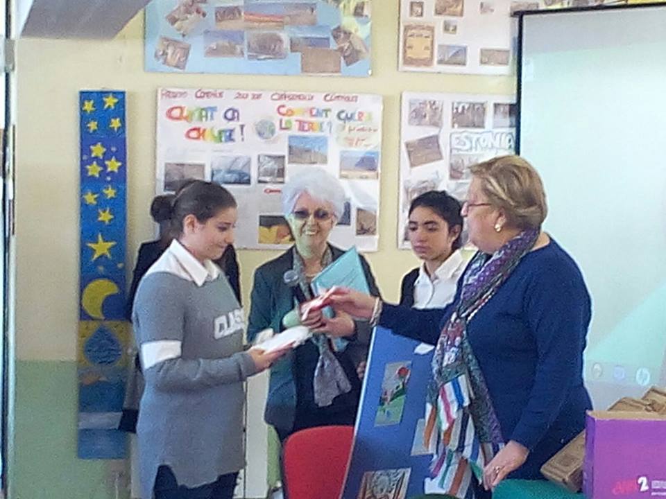 CONTIGLIANO, SCUOLA MALFATTI: POSTER PER LA PACE