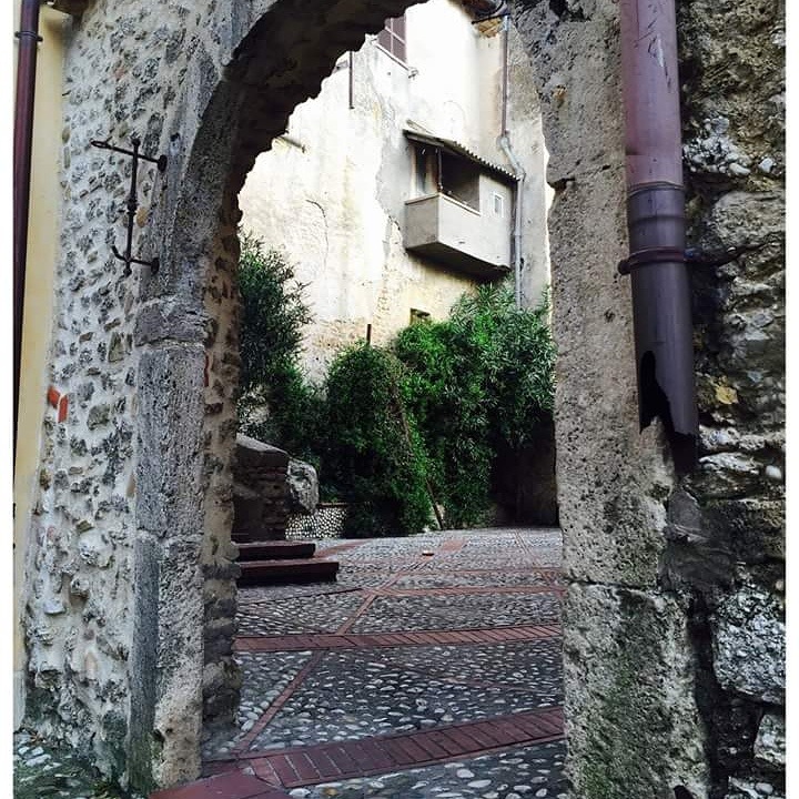 A CASTELNUOVO DI FARFA IL 4 E IL 5 GIUGNO TORNA FIORILE