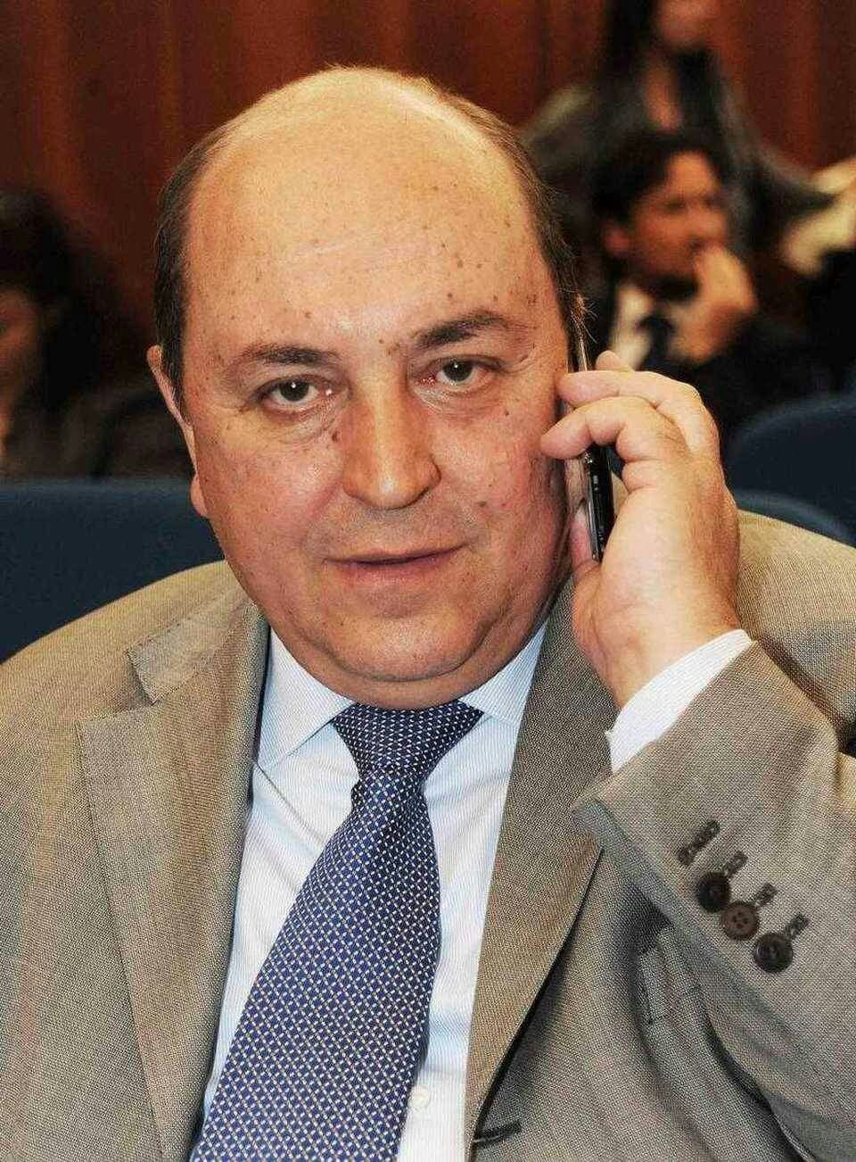 CICCHETTI RIUNISCE PARTITI E CONSIGLIERI, NIENTE ASSESSORI DEL PASSATO