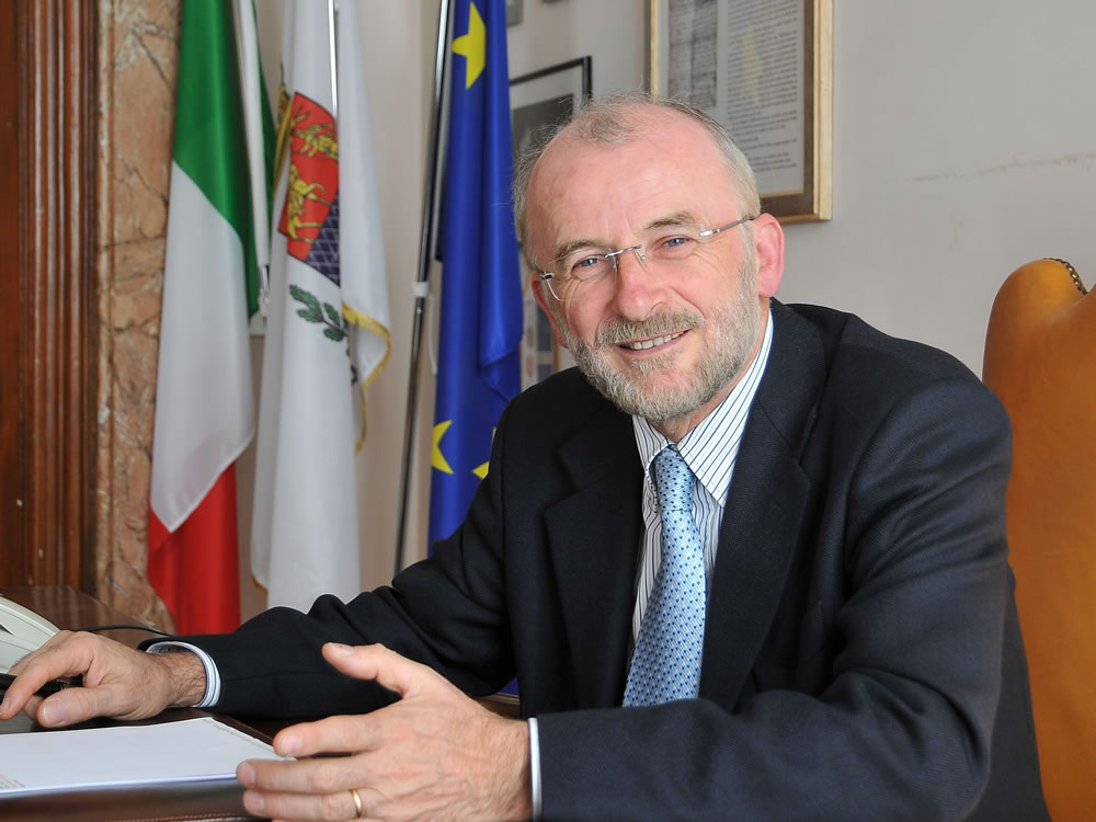 TURINA SCARICA CALABRESE: “HAI PRESO IN GIRO 1700 CITTADINI”