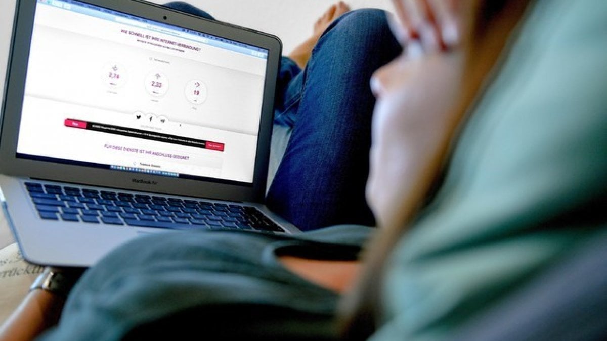 Dal mal di schiena alla sedentarietà, lo smart working non fa affatto bene
