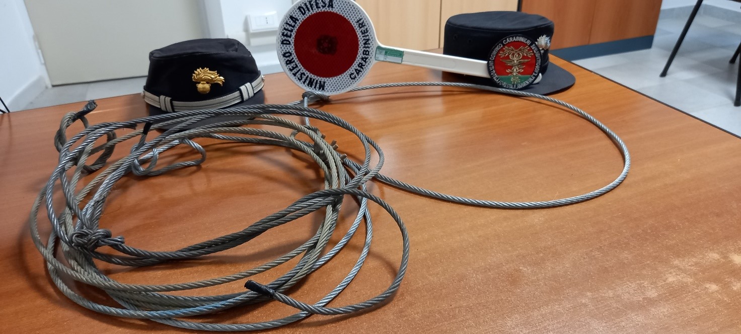 A CACCIA CON LACCI IN ACCIAIO, DENUNCIATO DAI CARABINIERI