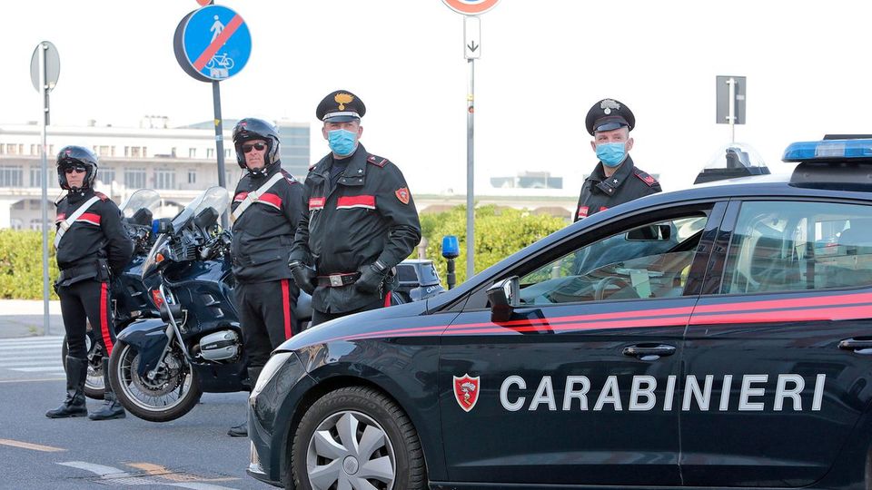 EVADE GLI ARRESTI DOMICILIARI: ARRESTATO DAI CARABINIERI