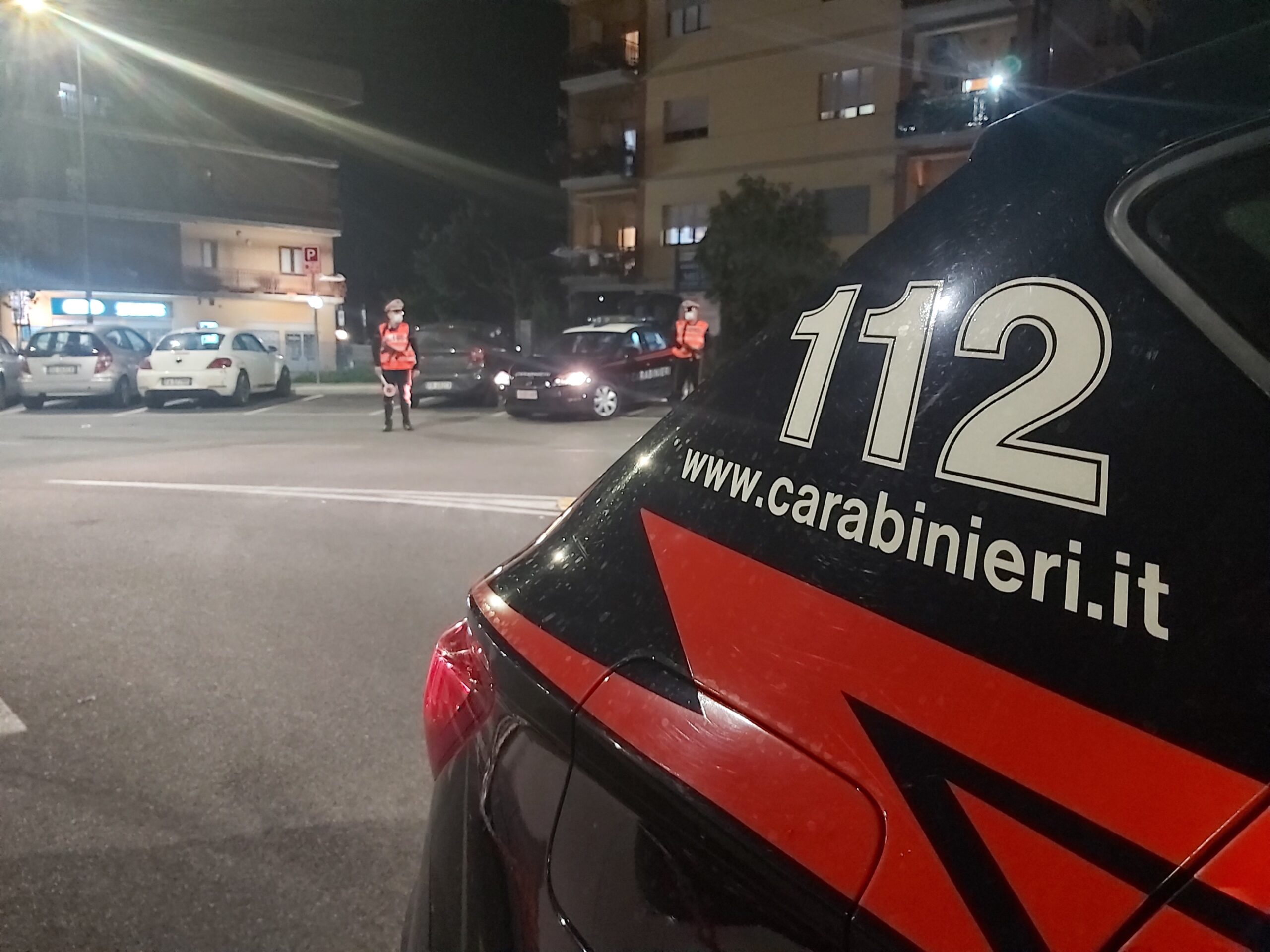 TAMPONA UNA VETTURA SULLA SALARIA E SI RIFIUTA DI FARE L’ALCOL TEST: AUTO SEQUESTRATA E PATENTE RITIRATA