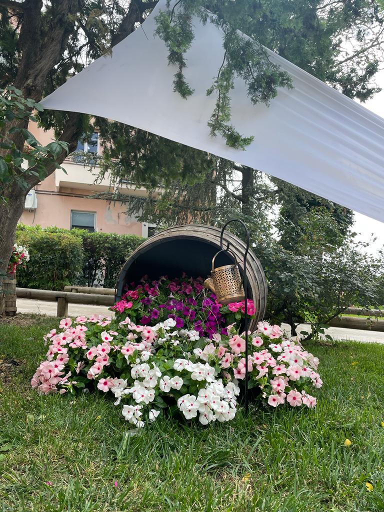 POGGIO MOIANO, A MEZZANOTTE AL VIA LA REALIZZAZIONE DEI TAPPETI INFIORATI