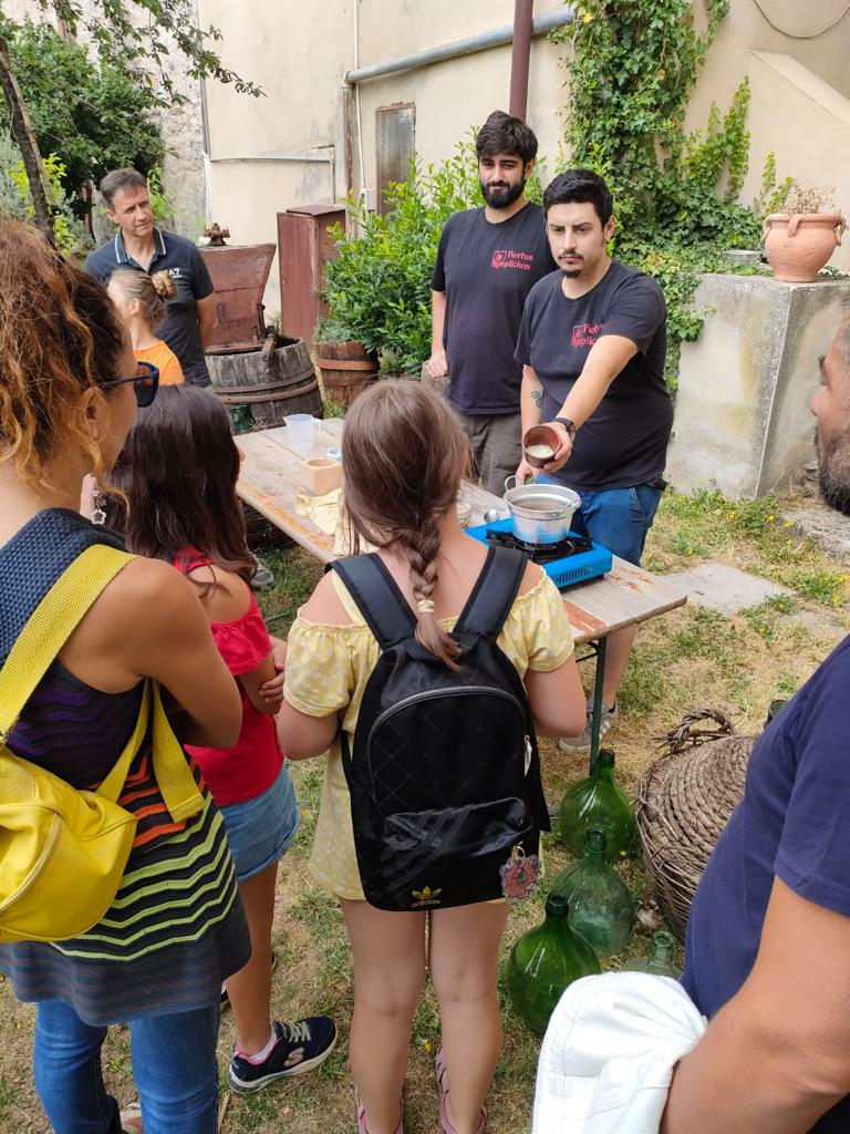 Letture animate e trekking sul Velino: le attività per i bambini che restano in città