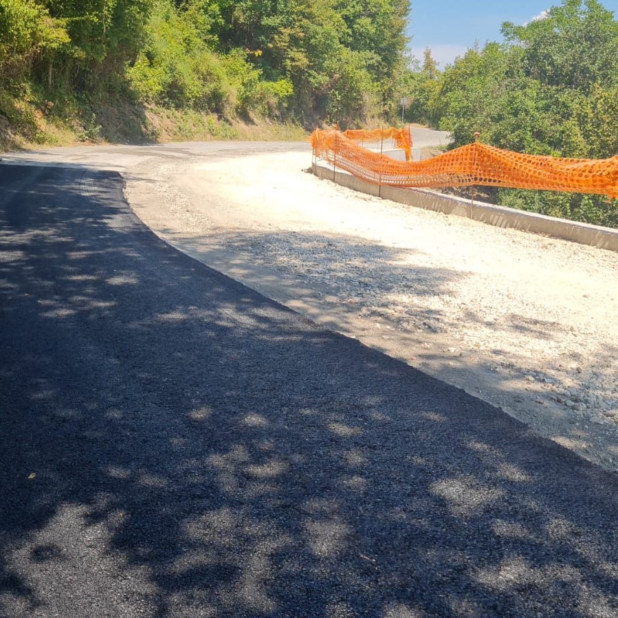 Sant’Elia, dopo i lavori per l’eliminazione della frana in corso anche l’intervento per il nuovo asfalto