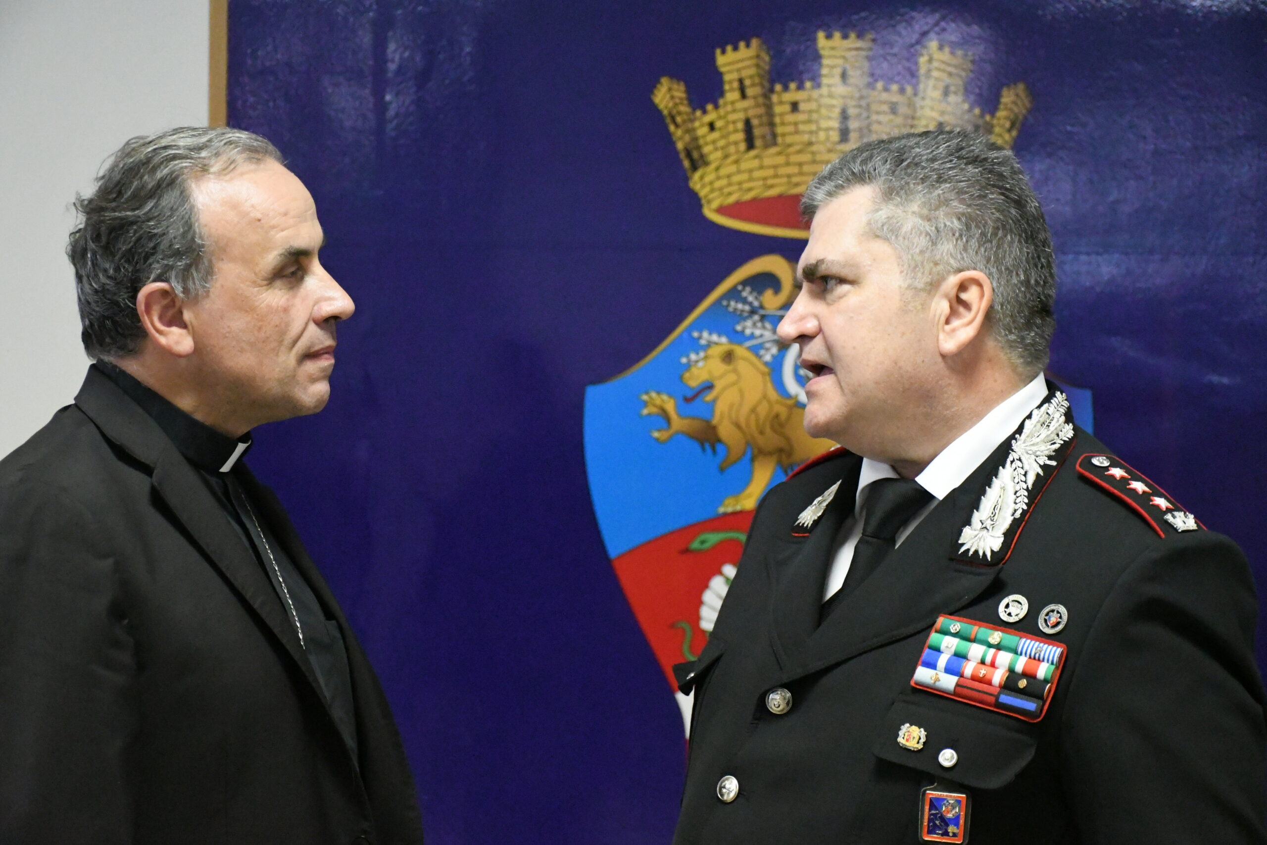 RIETI, IL VESCOVO MONSIGNOR DOMENICO POMPILI SALUTA I CARABINIERI DELLA PROVINCIA