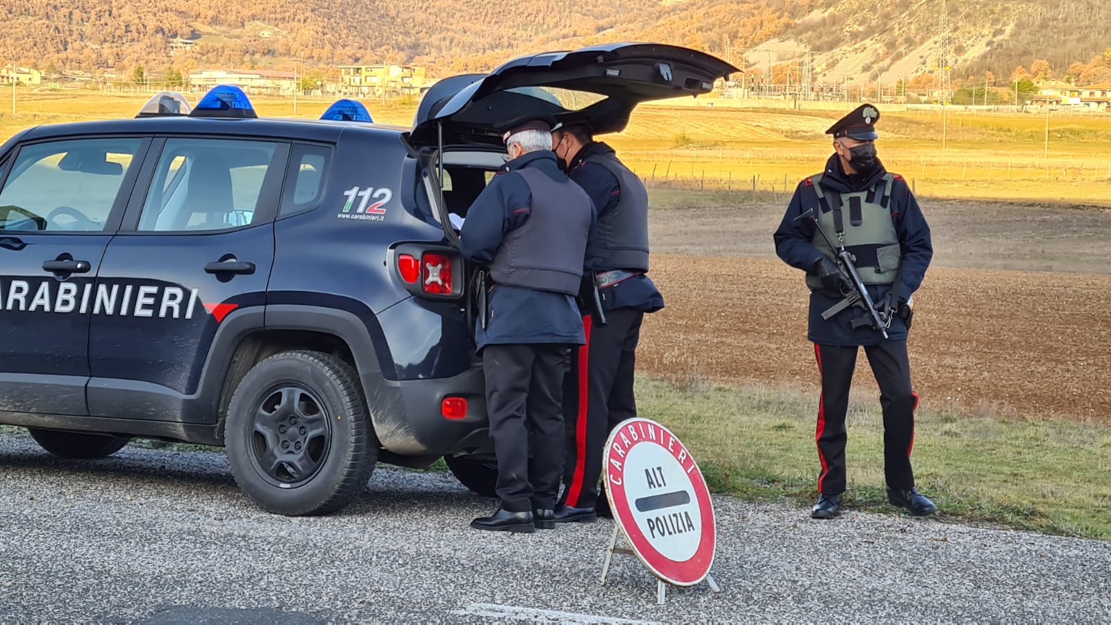 Controlli straordinari dei Carabinieri: deferite 4 persone, 9 le contravvenzioni al codice della strada