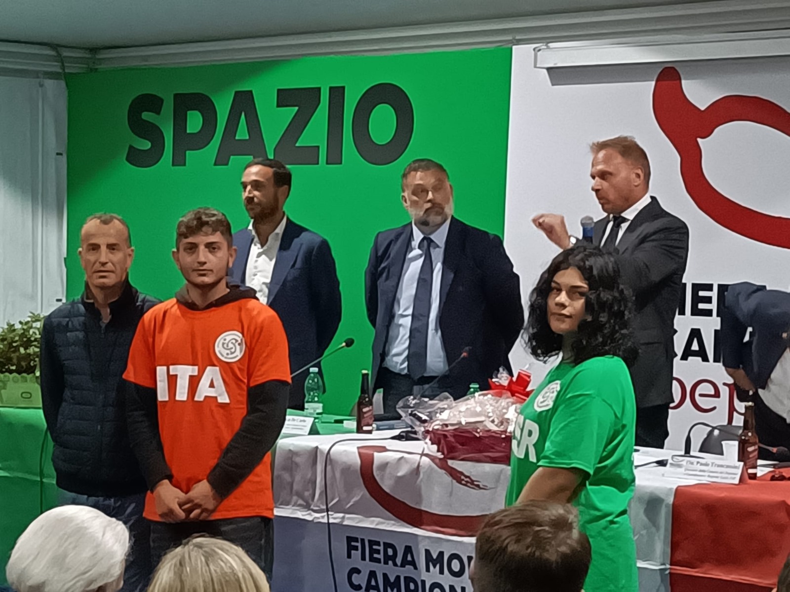 FIERA DEL PEPERONCINO ALLO STAND DEL SAVOIA IL MINISTRO LOLLOBRIGIDA