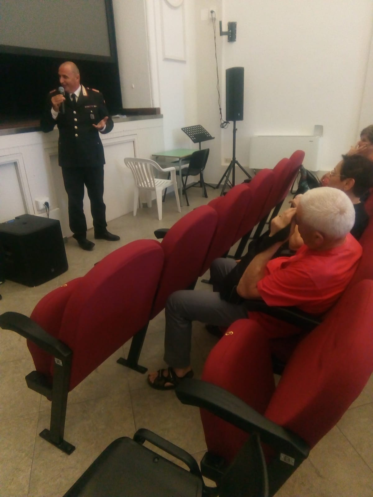 “CAMPAGNA INFORMATIVA PER LA PREVENZIONE DI FURTI E TRUFFE”. I CARABINIERI DI SCANDRIGLIA INCONTRANO LA CITTADINANZA