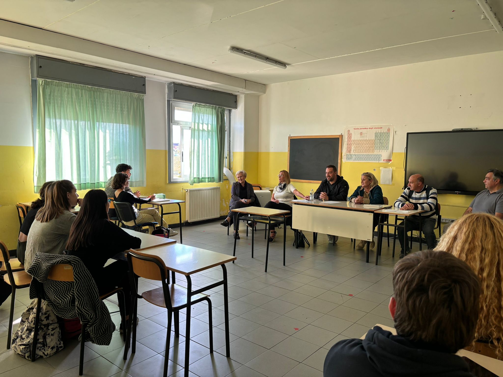 PASSO CORESE, SECONDO GIORNO DI SCIOPERO: GLI STUDENTI INCONTRANO LA CUNEO E LA TORRE