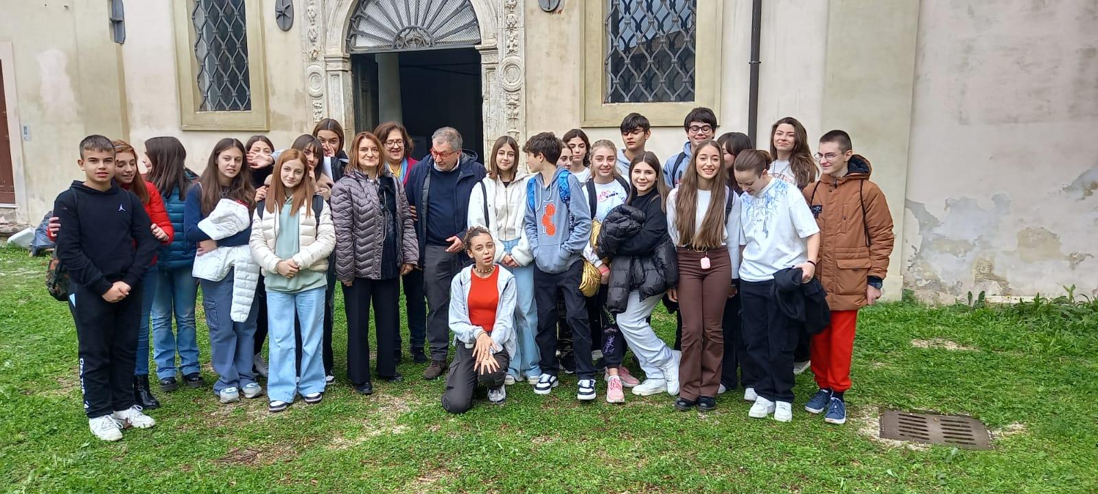 GLI ALUNNI DELLA SCUOLA “RICCI” ALLA SCOPERTA DI PALAZZO COLELLI