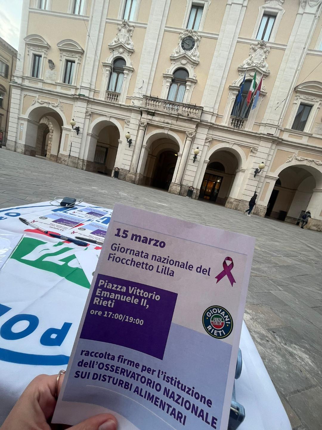 FORZA ITALIA GIOVANI RIETI IN PIAZZA PER LA GIORNATA NAZIONALE DEL FIOCCHETTO LILLA