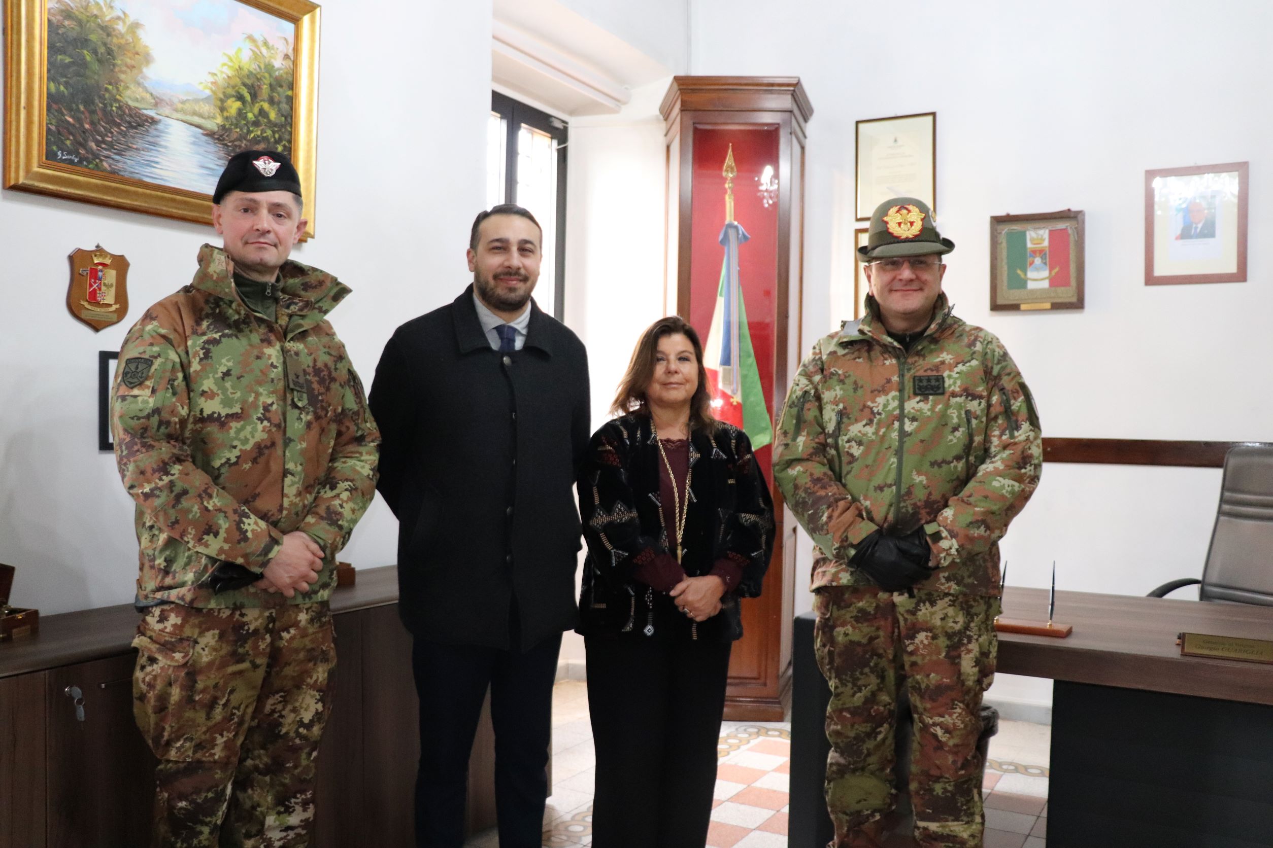 Foto 1 Il Gen. C.A. Vespaziani con le Autorità cittadine