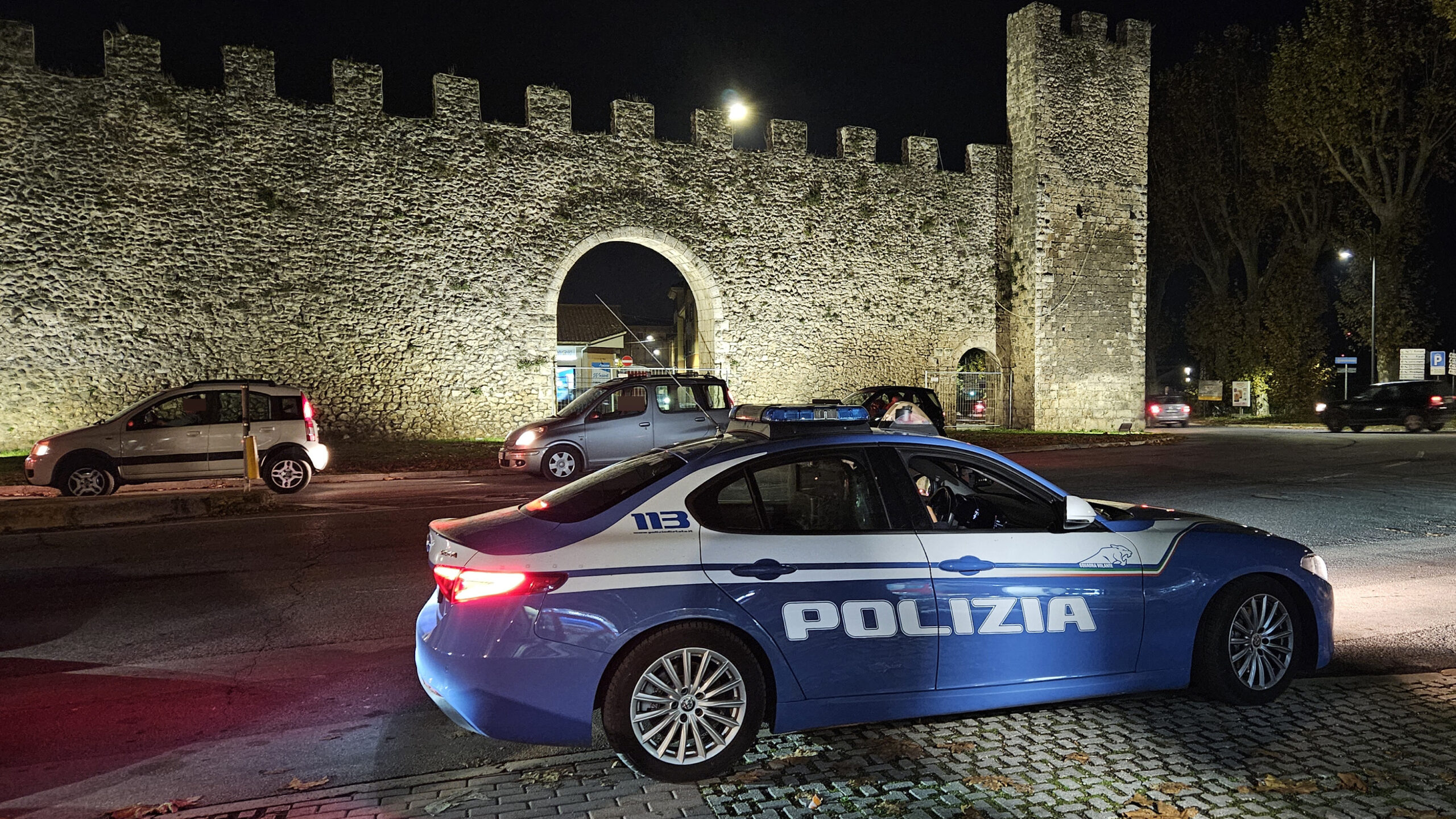 FURTO NOTTURNO IN UNA EDICOLA REATINA DUE UOMINI DENUNCIATI DALLA POLIZIA DI STATO