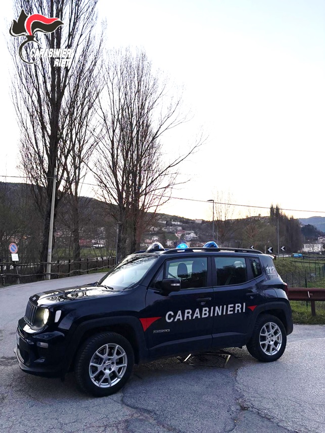 VIOLAZIONE REITERATA DEL DIVIETO DI AVVICINAMENTO ALL’EX CONIUGE: I CARABINIERI ARRESTANO UN UOMO